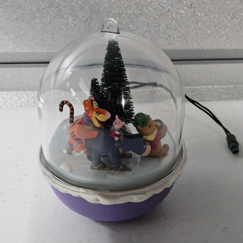 Disney Winnie the Pooh Christmas Ornament‎ Lighted Globe Tigger Eeyore